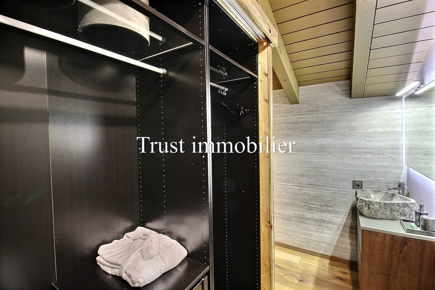 Incredible 4.5 room penthouse for rent, near Crans center - Photo 11 of 13