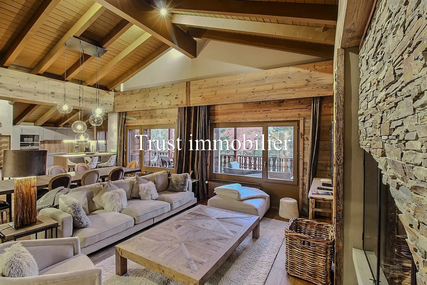 Incredible 4.5 room penthouse for rent, near Crans center - Photo 3 of 13