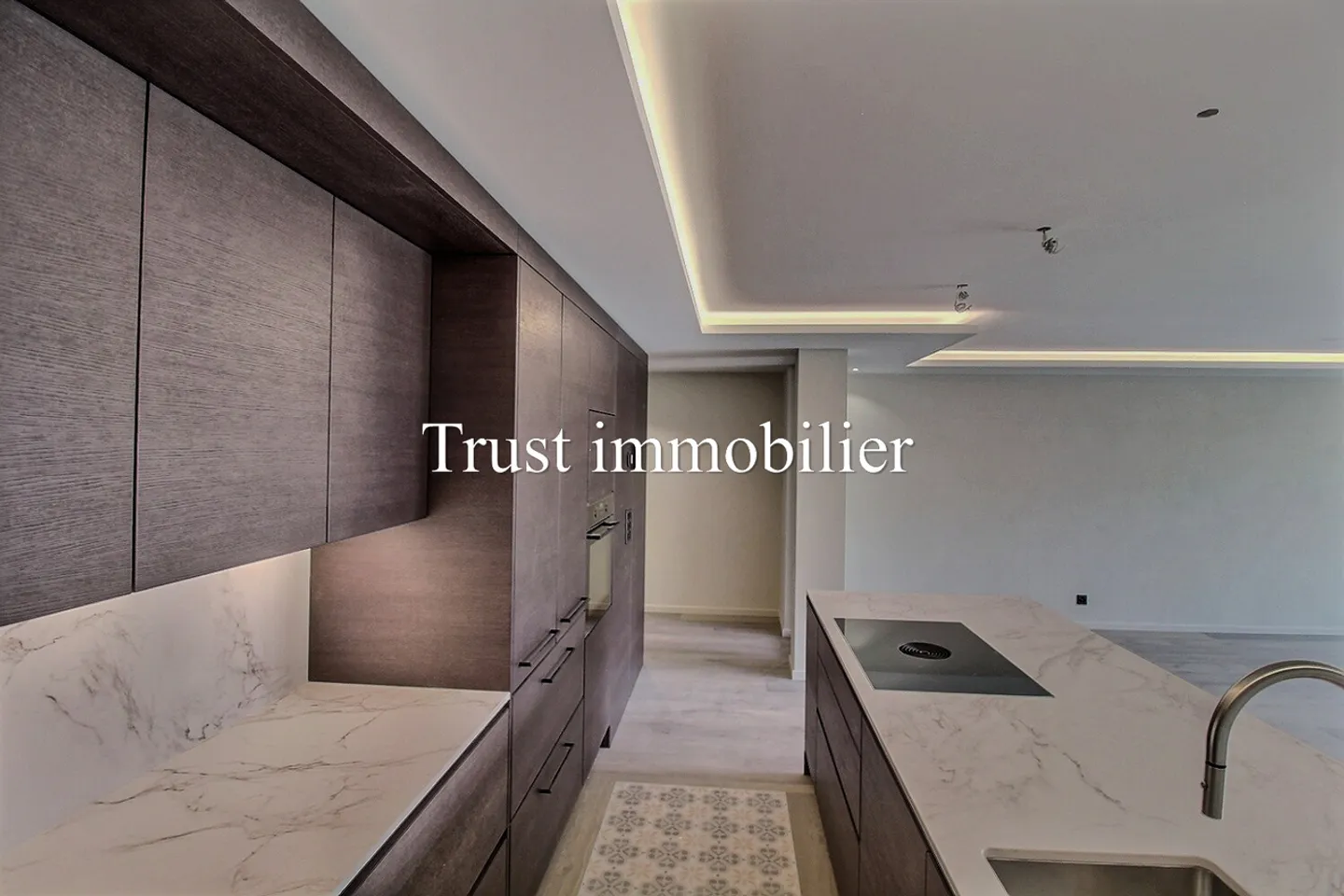 3003. Neue Wohnung im Zentrum von Montana - Foto 3 von 13