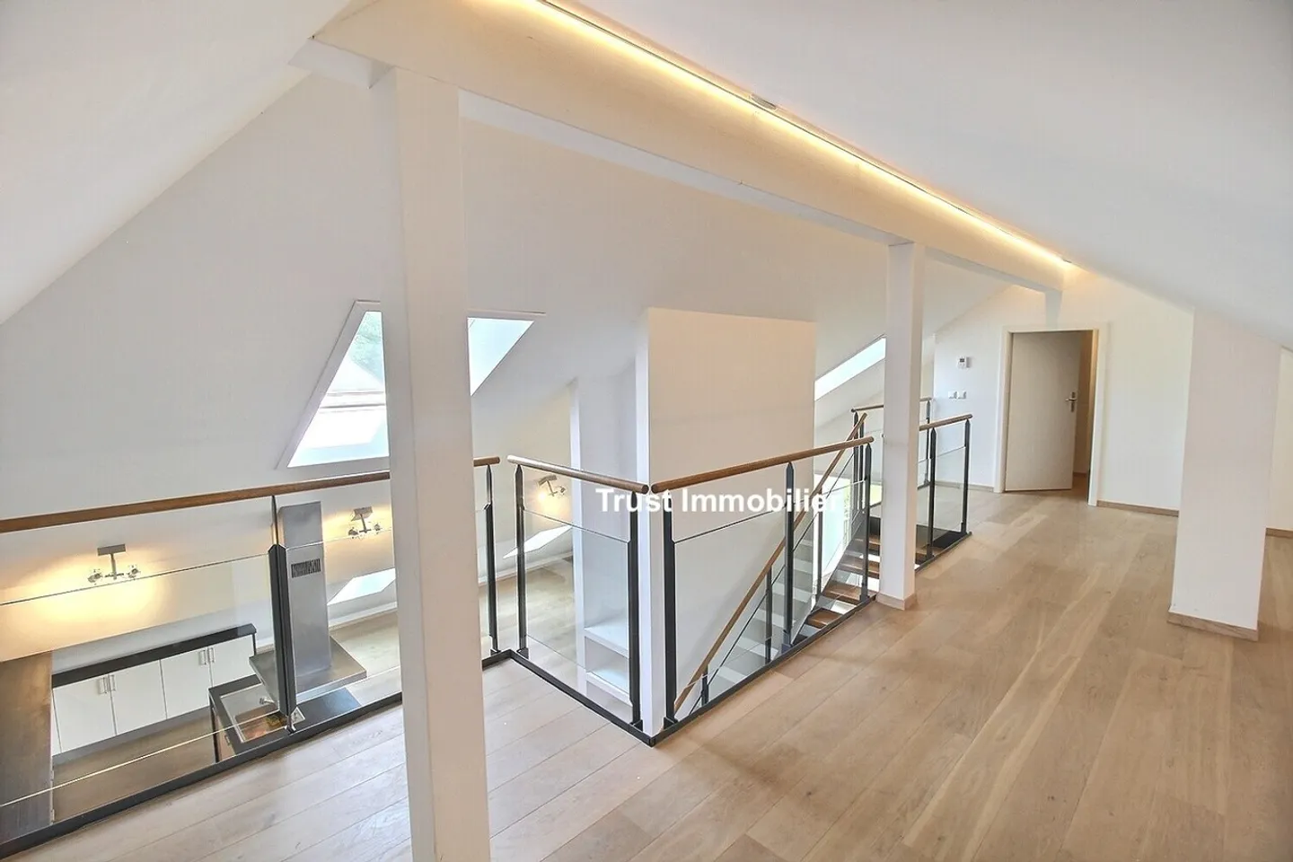 Spacious Modern Apartment in the Heart of Gingins with Jura View, 10 Minutes from Nyon - Photo 6 of 8