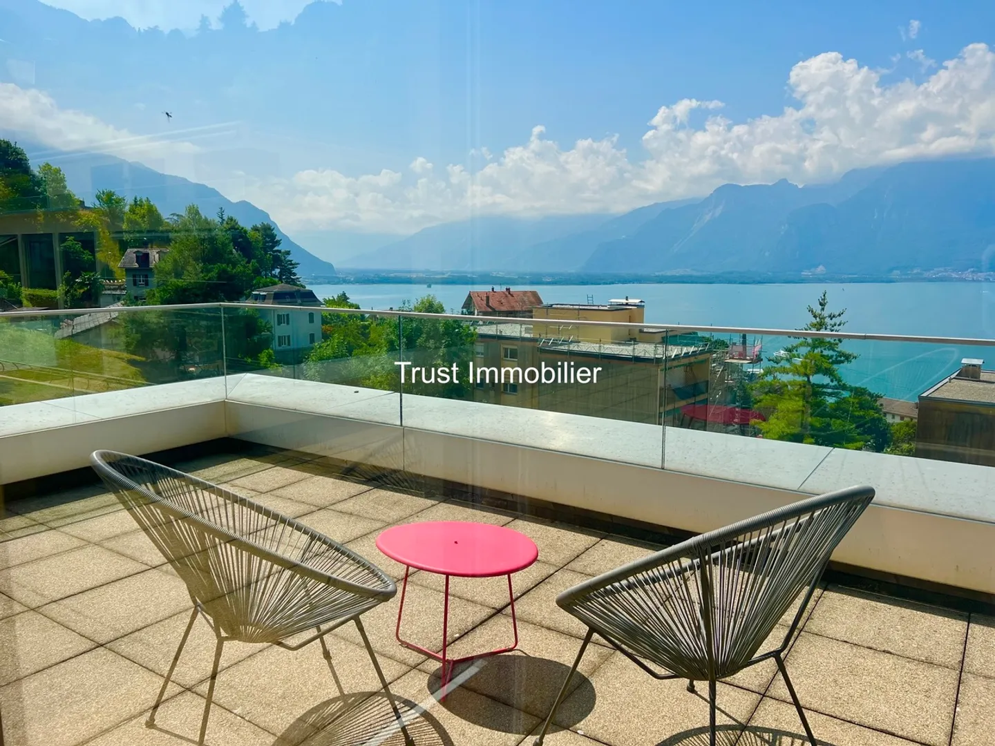 Geräumige Penthouse-Wohnung in Montreux: Panoramablick und große Terrasse - Foto 1 von 2