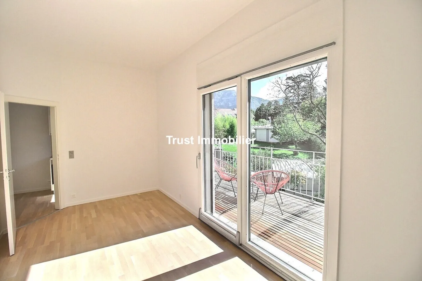 4047.E Apartment 3.5 rooms with an unobstructed view of the Salève - Photo 3 of 13