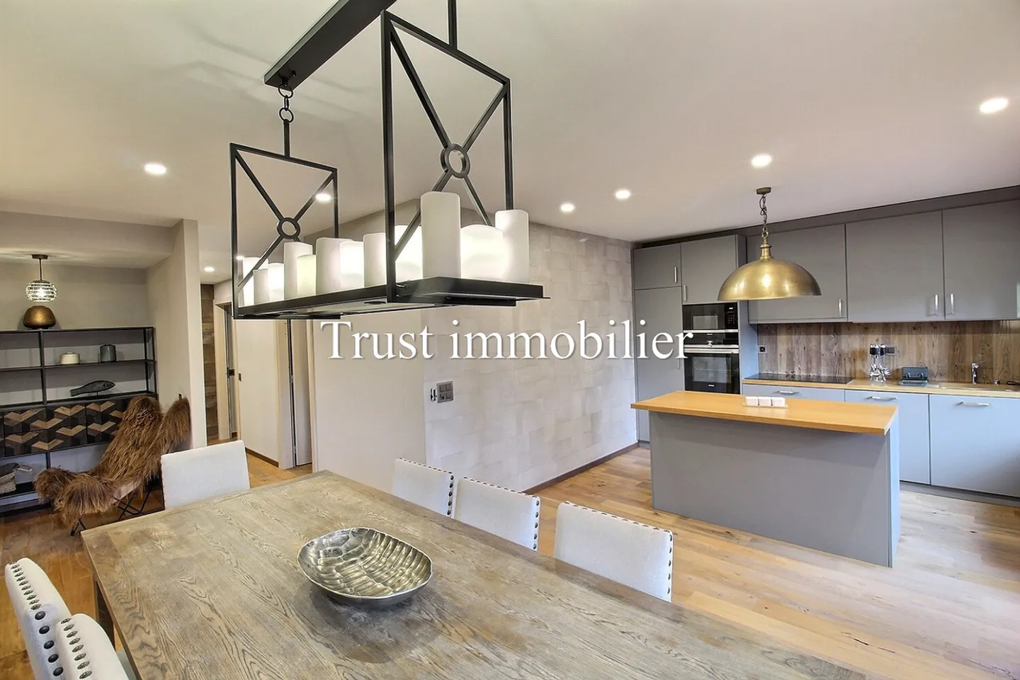 4026L. Beautiful apartment 4.5 rooms for rent, center of Crans - Photo 2 of 10