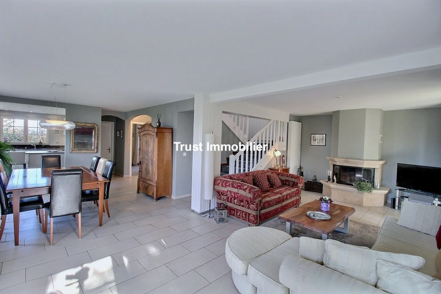 6028. Casa indipendente con vista panoramica sul Giura a Cugy - Foto 4 di 13