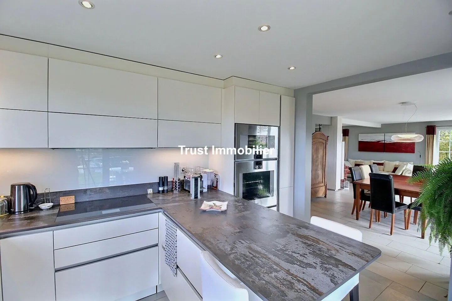 6028. Casa indipendente con vista panoramica sul Giura a Cugy - Foto 6 di 13