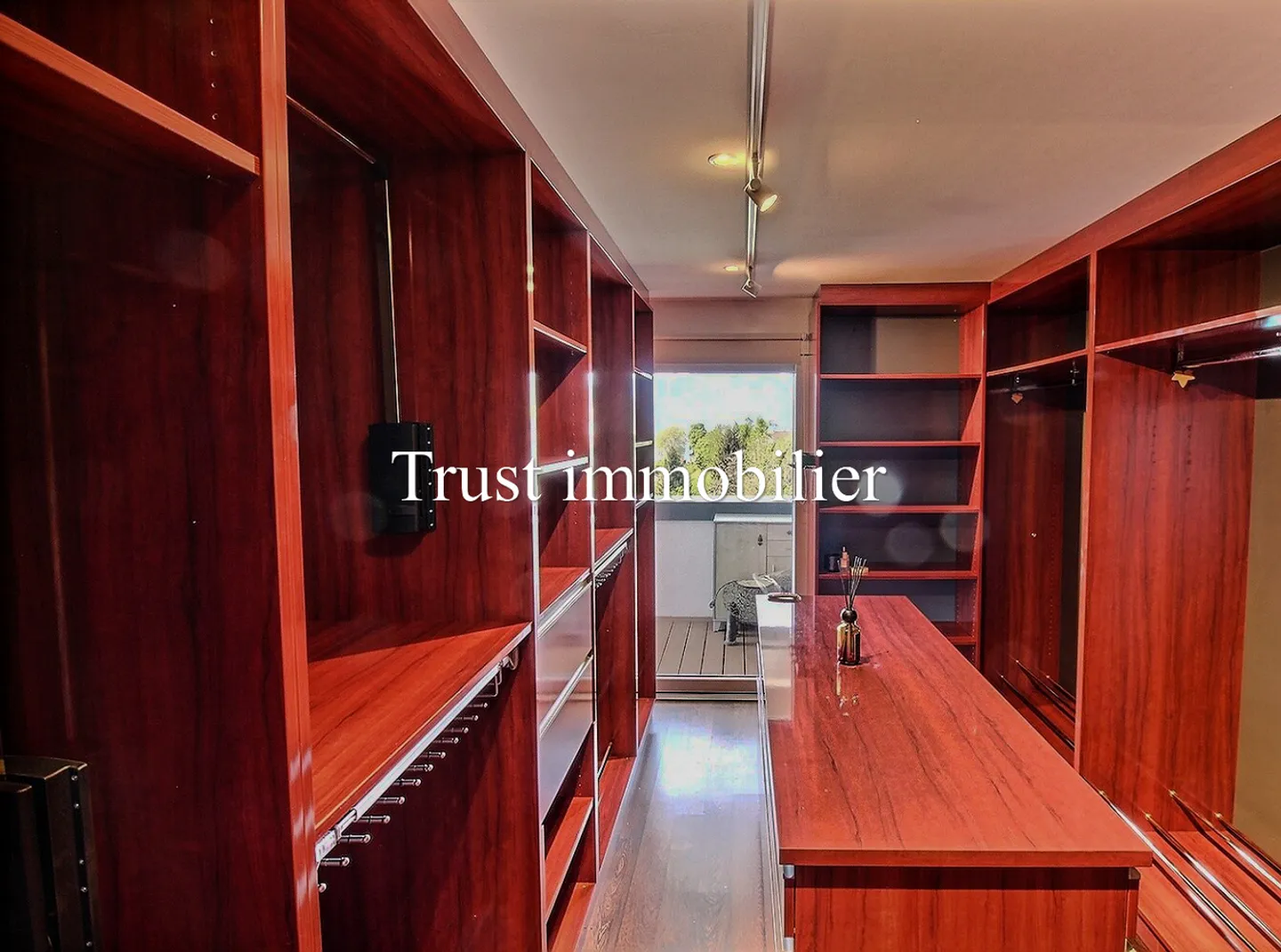 5058.G Spacious duplex - Panoramic view of the lake and mountains, Vevey - Photo 10 of 13