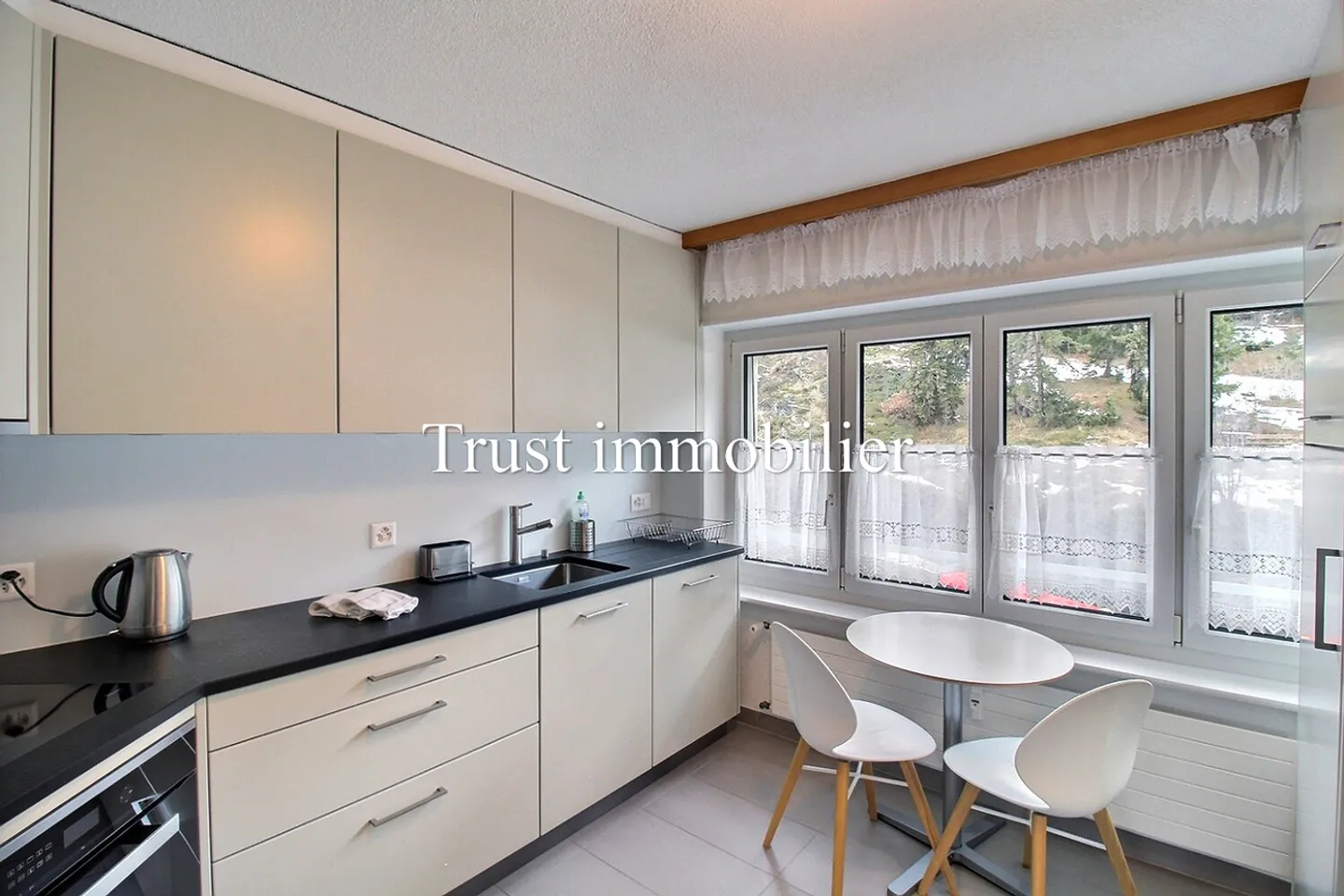 Spacious 4.5 room apartment for sale, close to the Funicular - Photo 3 of 13