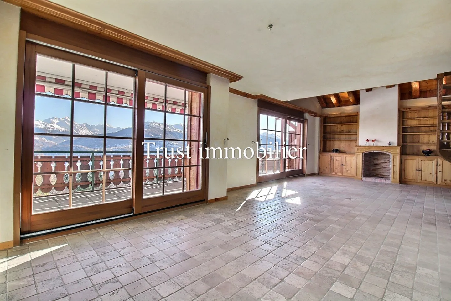 3006. Seducente semi-attico di 3,5 pcs a Crans-Montana - Foto 2 di 13