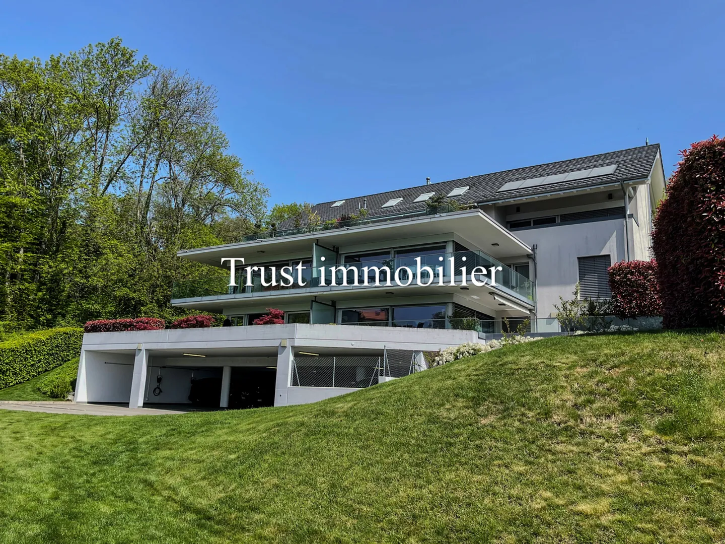 5058. Spacious duplex - Panoramic view of lake and mountains, JONGNY - Photo 3 of 13