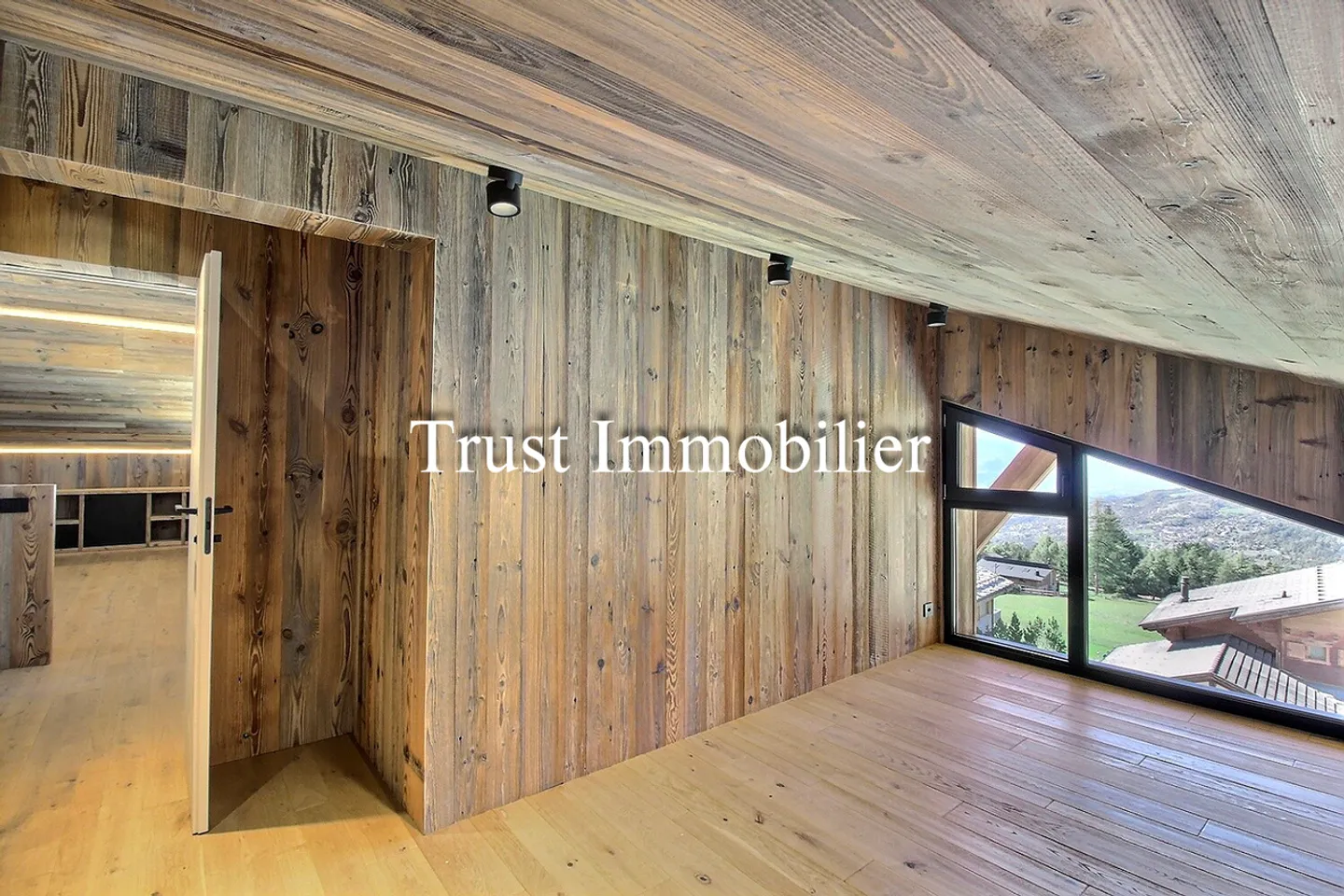 6041. Chalet raro, 15 minuti a piedi dal Regent - Foto 12 di 13