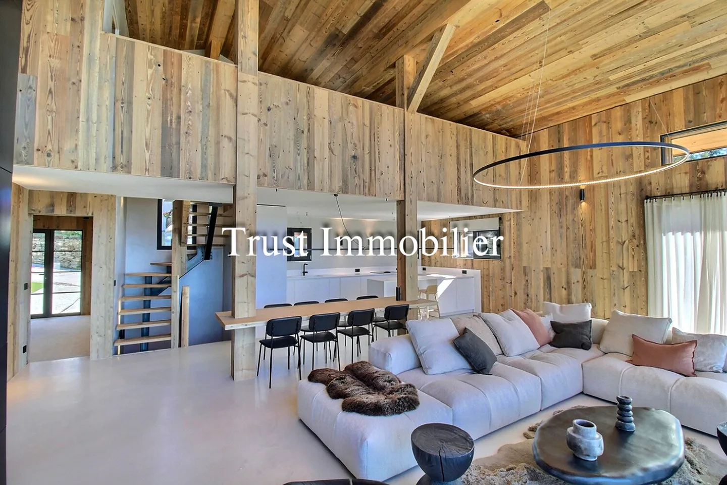 6041. Chalet raro, 15 minuti a piedi dal Regent - Foto 3 di 13