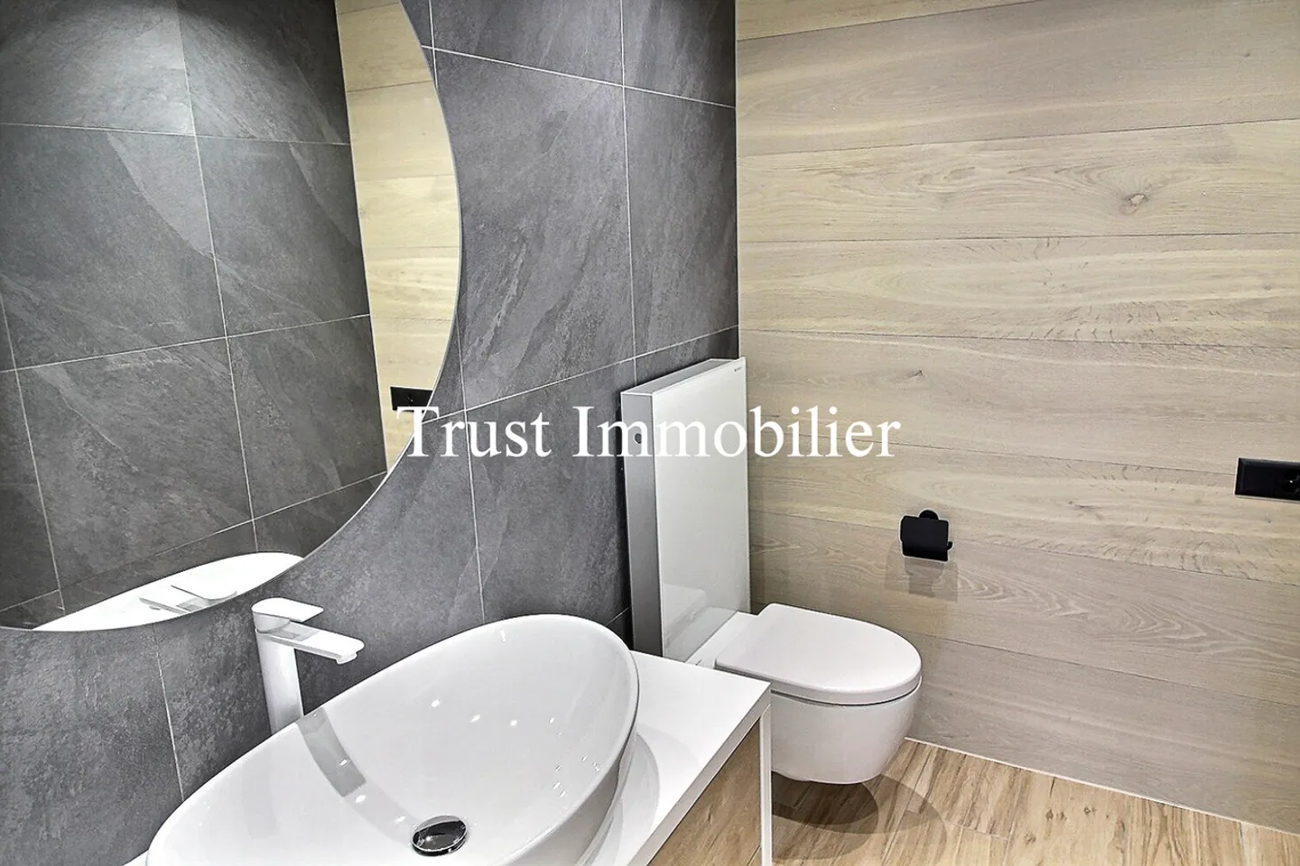 Exceptional penthouse with panoramic view in the heart of Crans - Photo 5 of 13