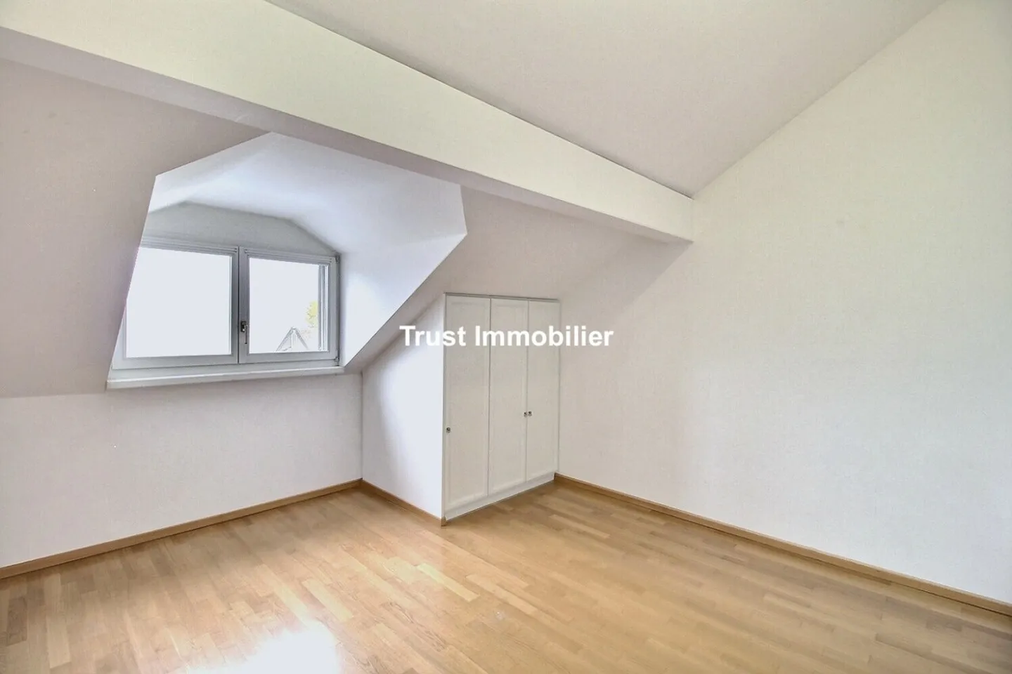 5005. En exclusivité: Attique  avec vue splendide à Villeneuve - Photo 12 of 13