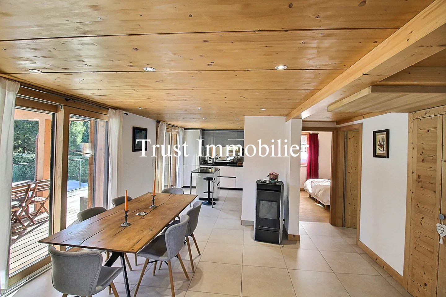 1.6004L. Superb Chalet for Rent in the Center of Crans - Photo 7 of 13