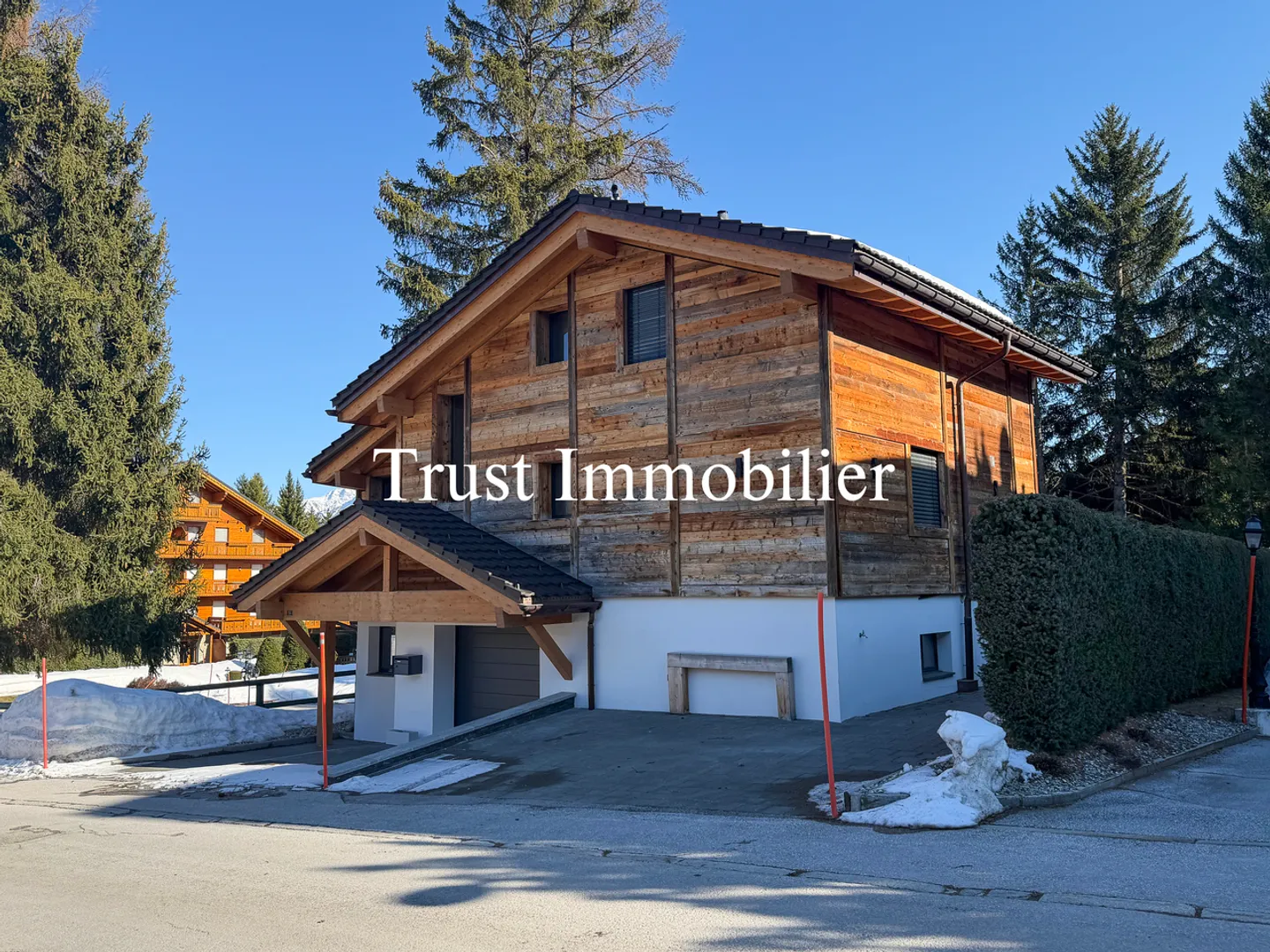 1.6004L. Superb Chalet for Rent in the Center of Crans - Photo 11 of 13