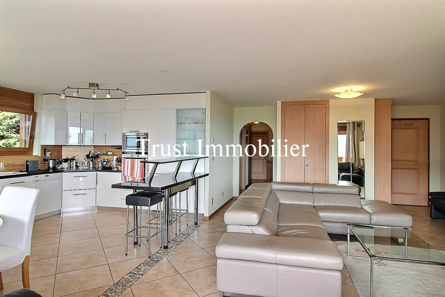 4007. Bel Appartement avec large vue montagnes - Photo 4 sur 13