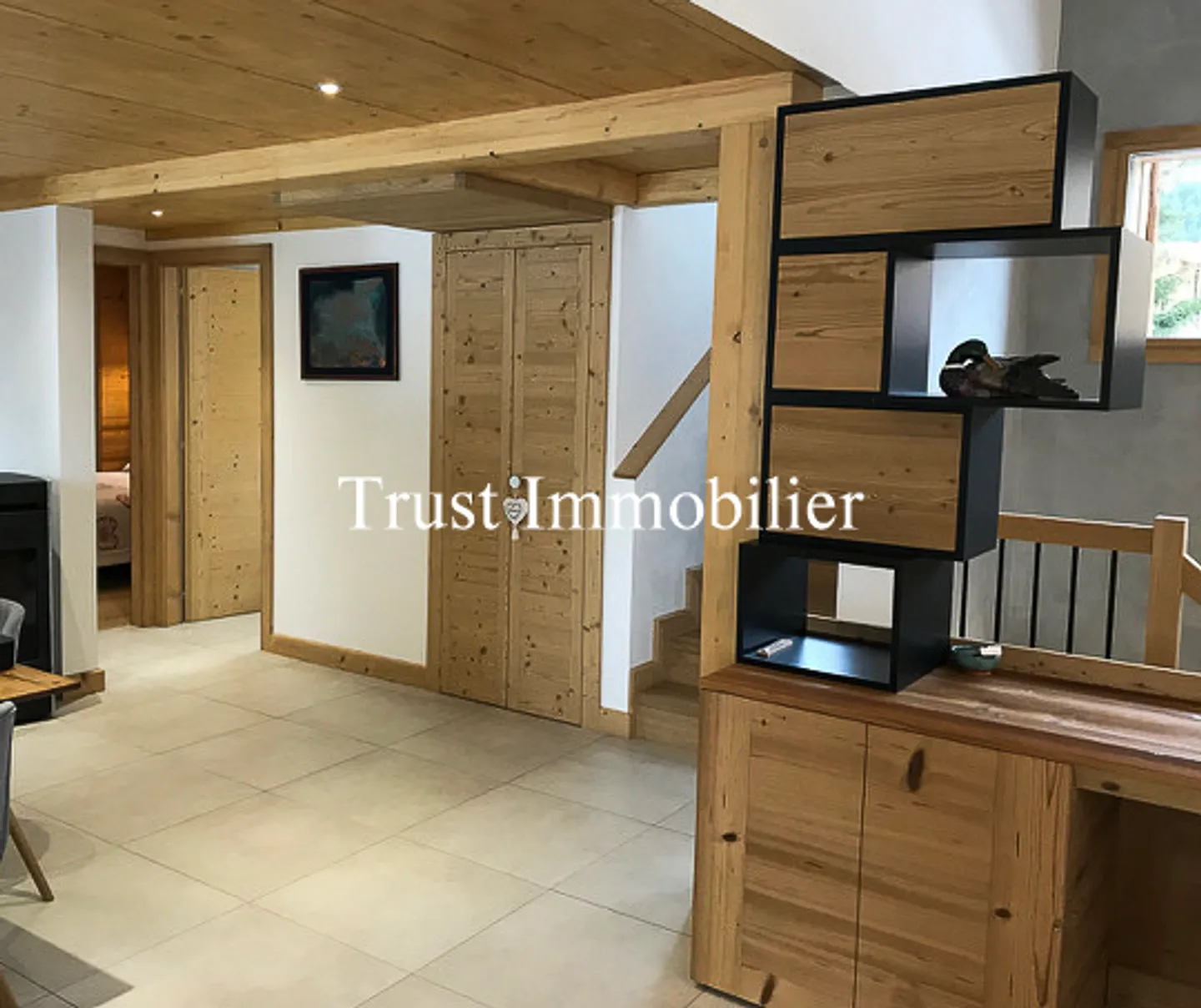 1.6004L. Superb Chalet for Rent in the Center of Crans - Photo 6 of 13