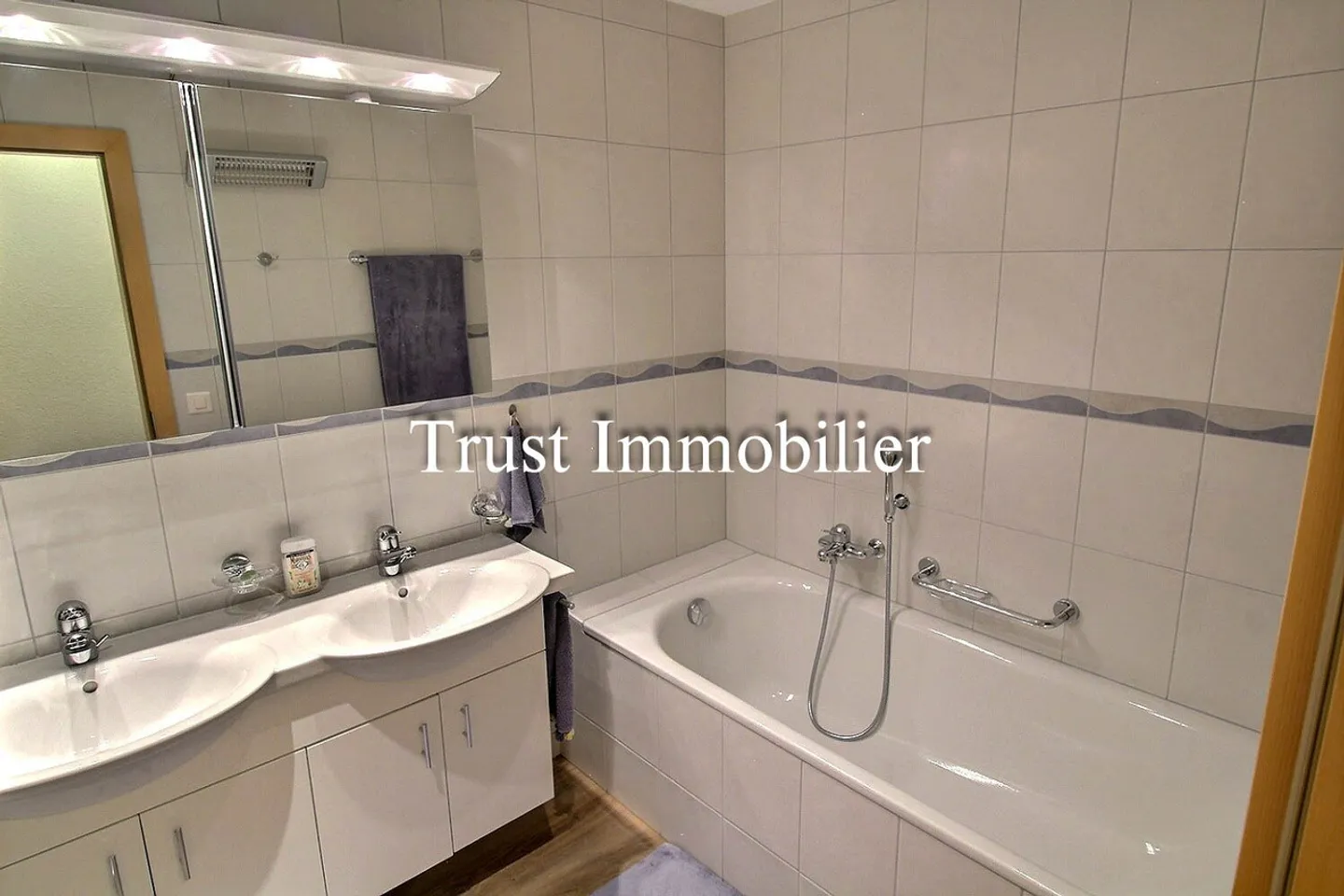 Charming Garden Apartment Near Golf - Photo 13 of 13