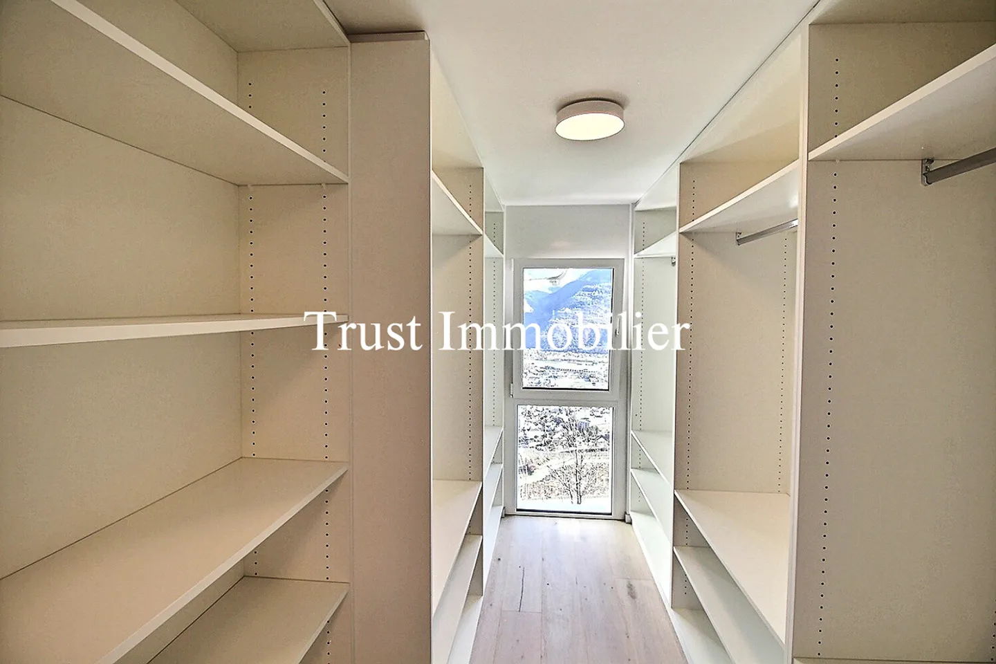 4034L. SUPERB ATTIC FOR RENT, BETWEEN PLAIN AND MOUNTAINS - Photo 12 of 13