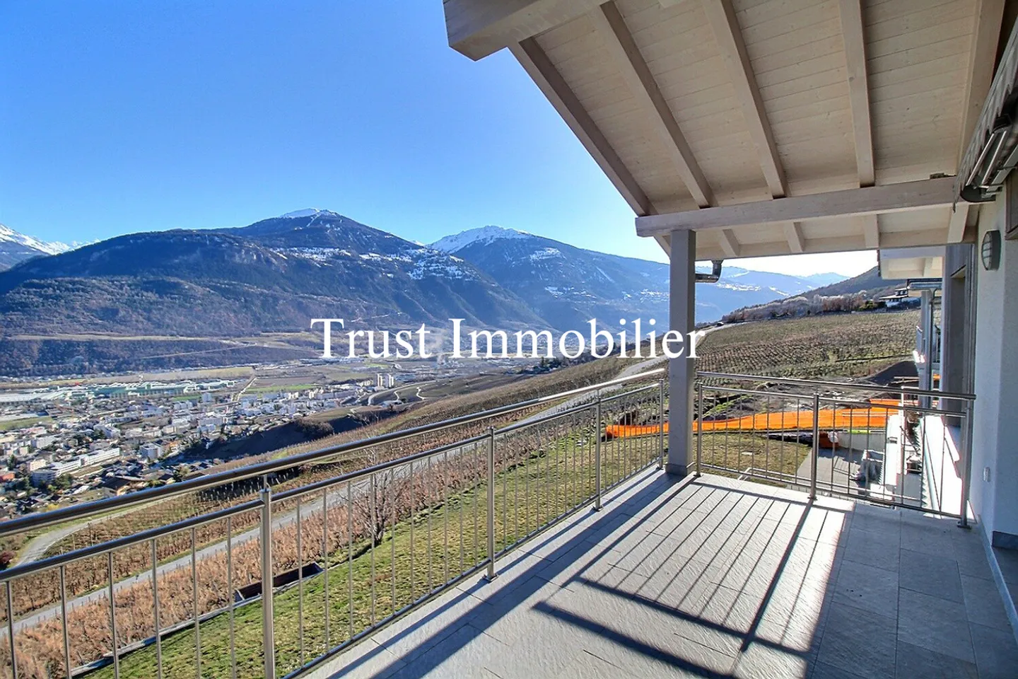 4034L. SUPERB ATTIC FOR RENT, BETWEEN PLAIN AND MOUNTAINS - Photo 6 of 13