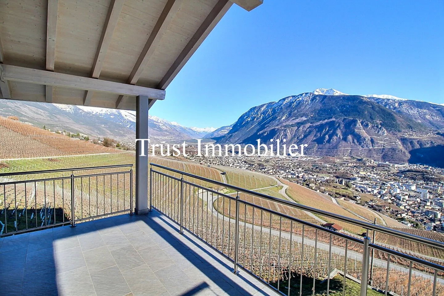 4034L. SUPERB ATTIC FOR RENT, BETWEEN PLAIN AND MOUNTAINS - Photo 2 of 13