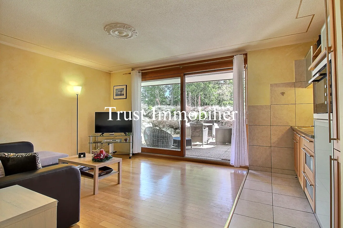 Charming Garden-Level Apartment - Photo 3 of 13