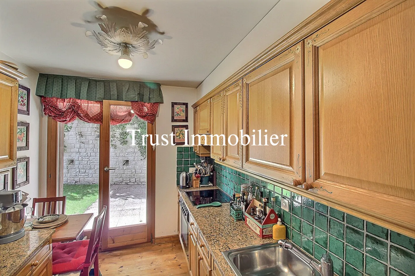 5014. Beautiful opportunity in a high-end residence in Plans-Mayens - Photo 5 of 13