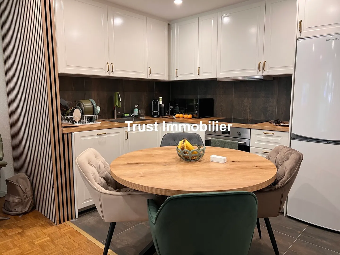 Appartement rénové avec vue lac - Photo 5 sur 10