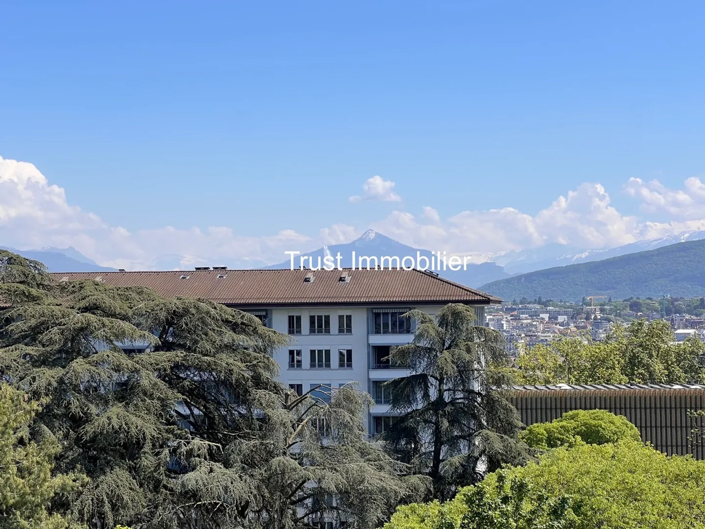 Renovierte Dachgeschosswohnung mit Panoramablick - Modernes Gebäude - Foto 10 von 12