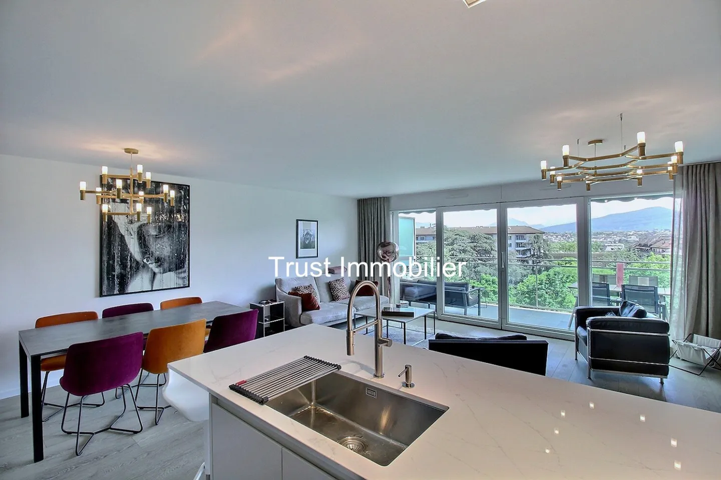 Renovierte Dachgeschosswohnung mit Panoramablick - Modernes Gebäude - Foto 4 von 12