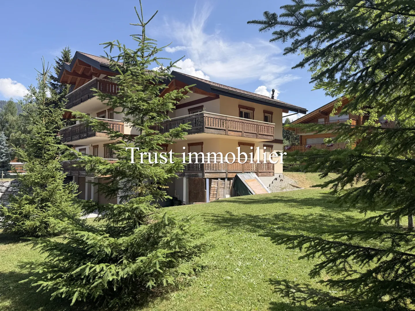 6012. Chalet in der Nähe des Golfplatzes - Foto 2 von 13