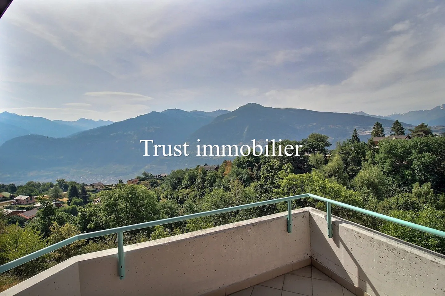 6002. Helles Haus mit Panoramablick auf die Berge - Foto 9 von 13