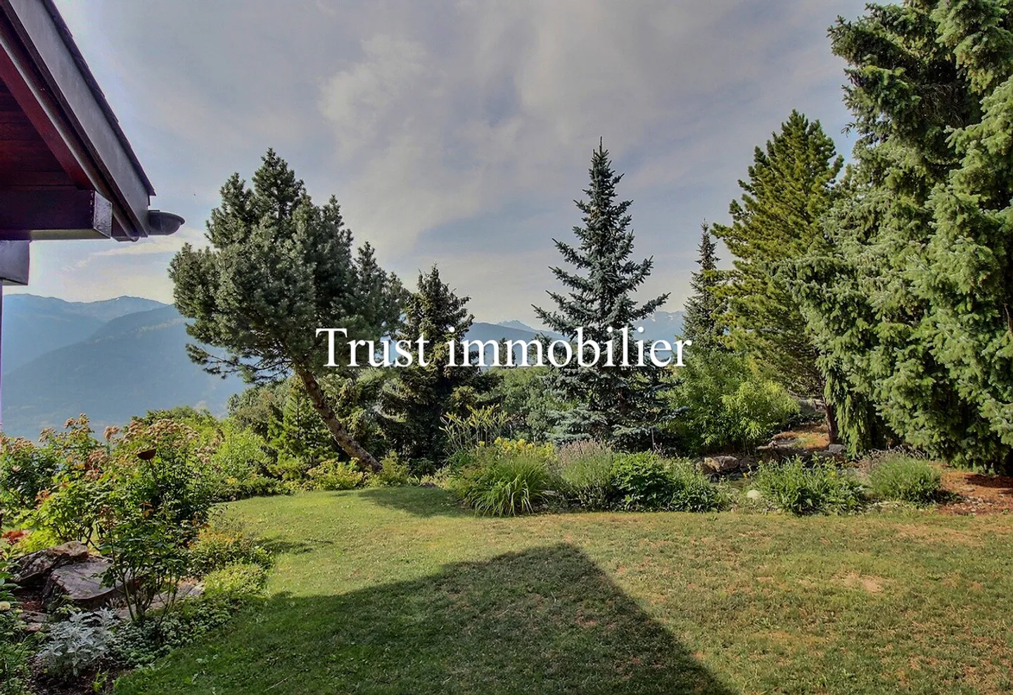 6002. Helles Haus mit Panoramablick auf die Berge - Foto 3 von 13