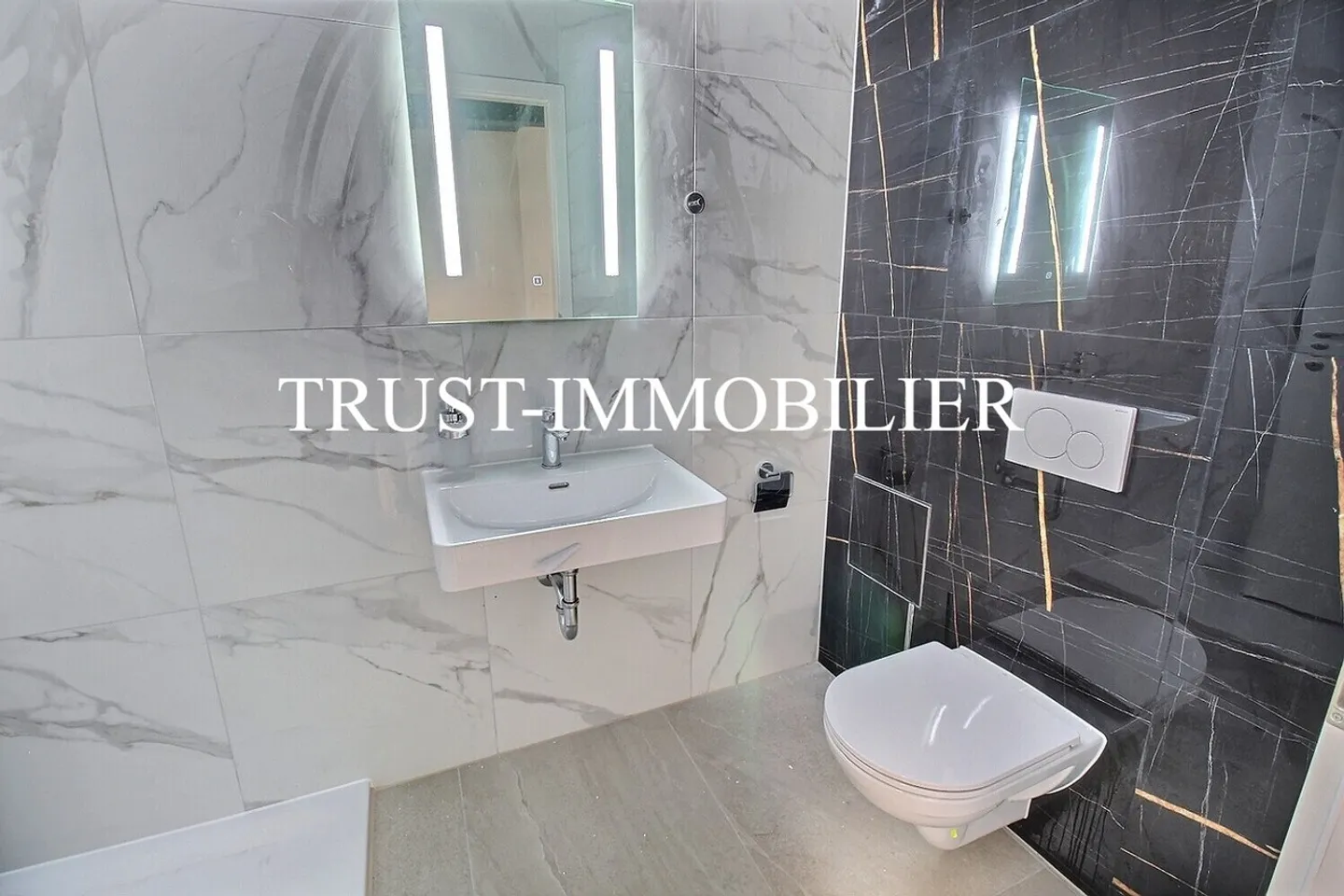 9001M-Saxon-Surface commerciale moderne de 64 m² - Photo 4 of 6