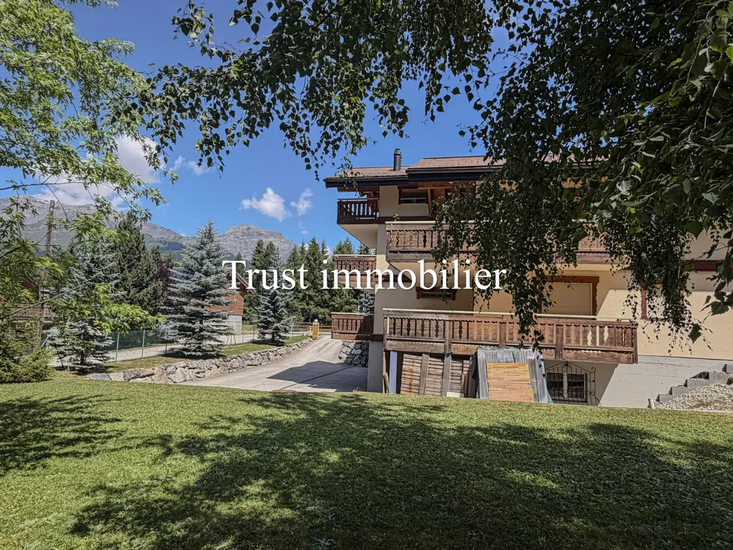 Chalet près du Golf à Crans-Montana - Photo 2 sur 13
