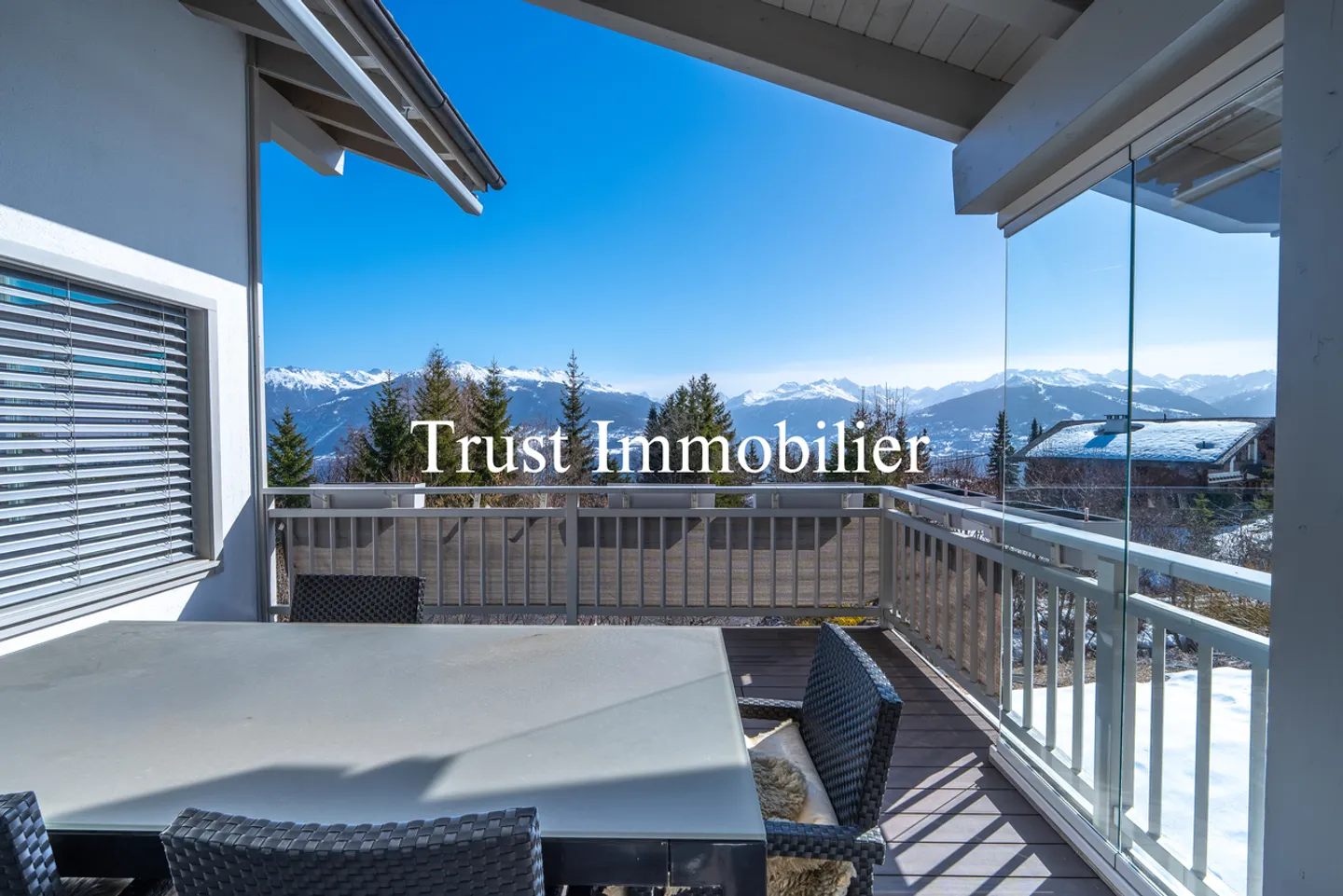 Chalet contemporain avec vue alpine - Photo 3 sur 13