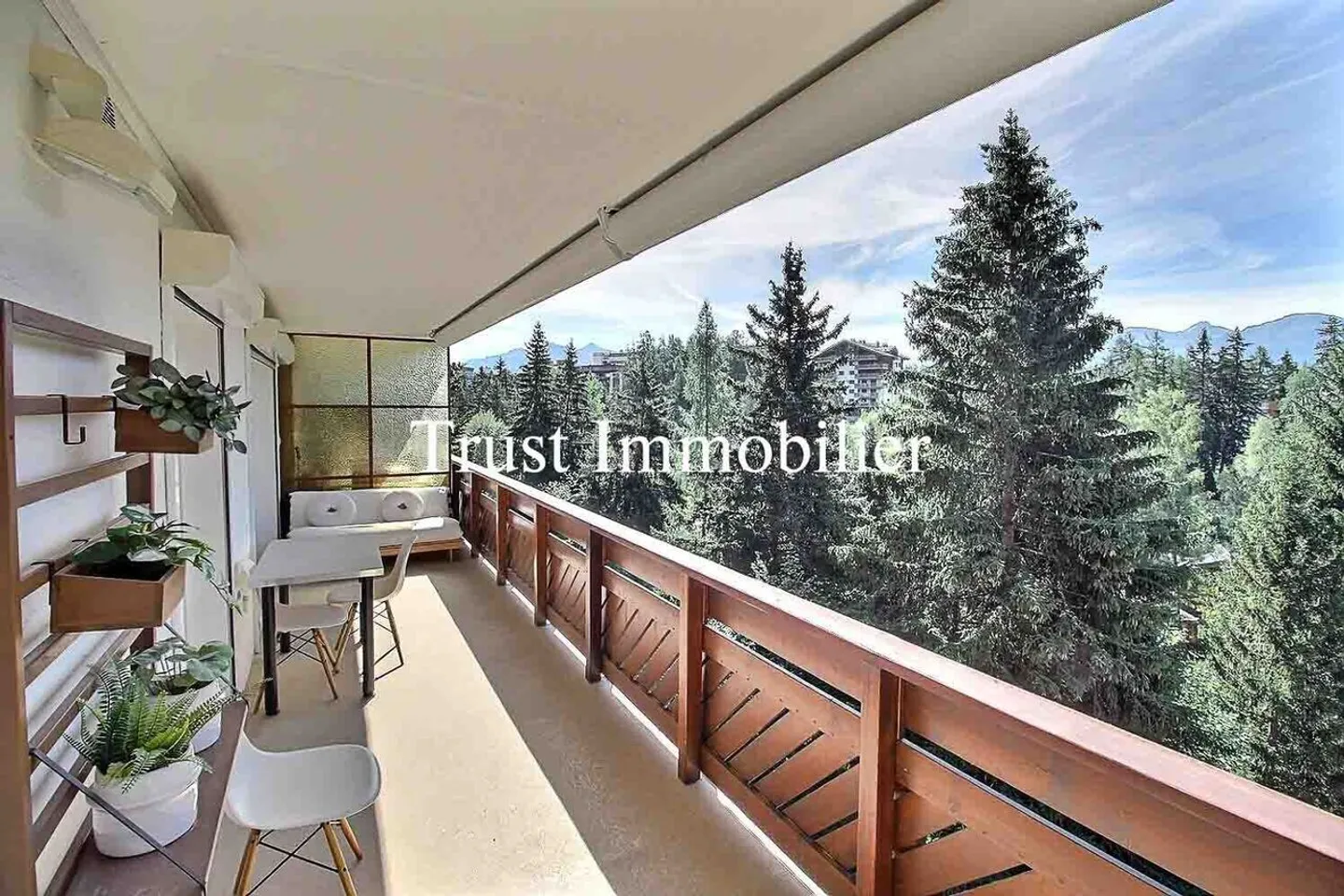 2002. Luxueux 2.5 pcs, au calme et au Centre de Crans - Photo 3 of 11