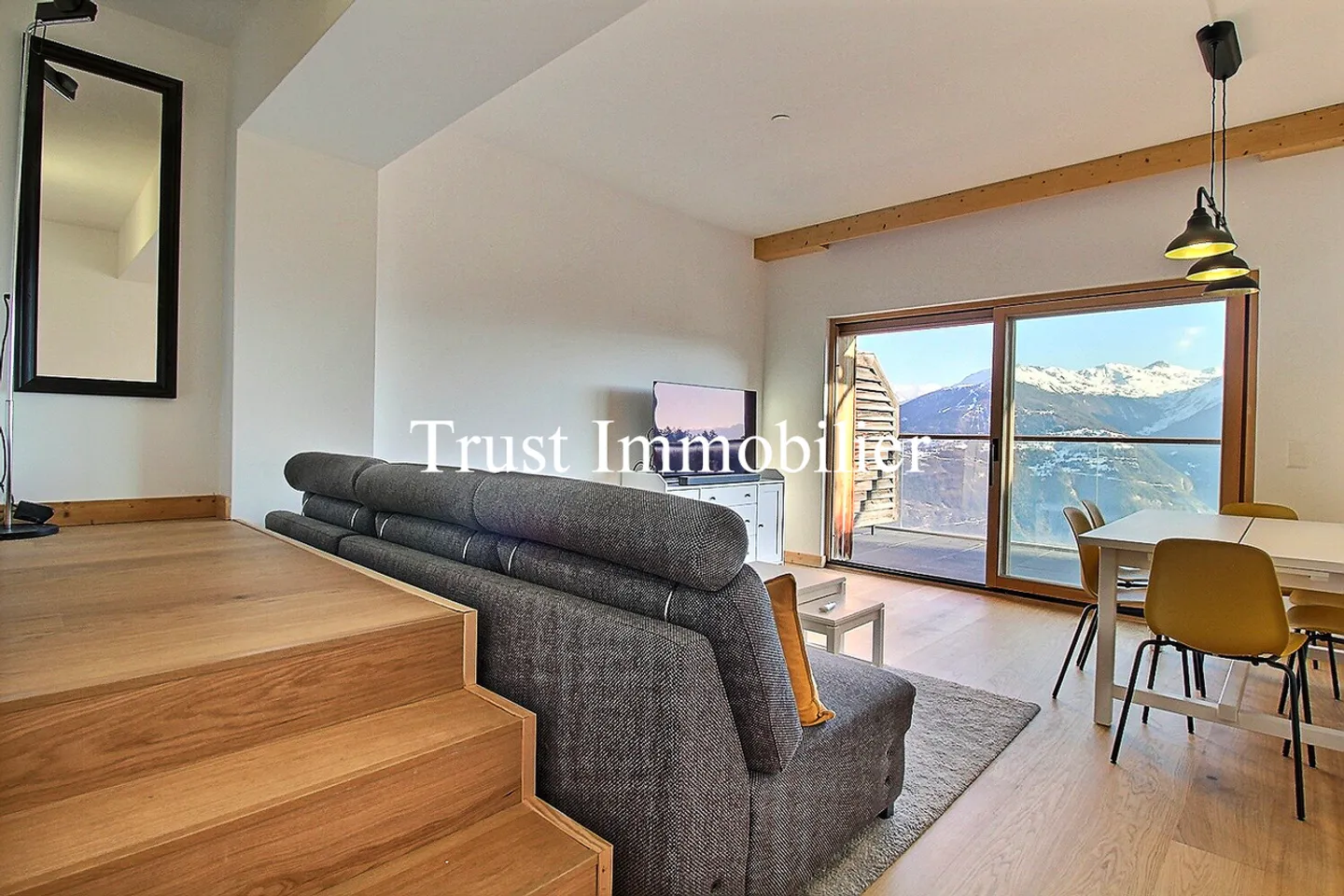 Appartement Élégant avec Vue Alpine - Photo 1 sur 12