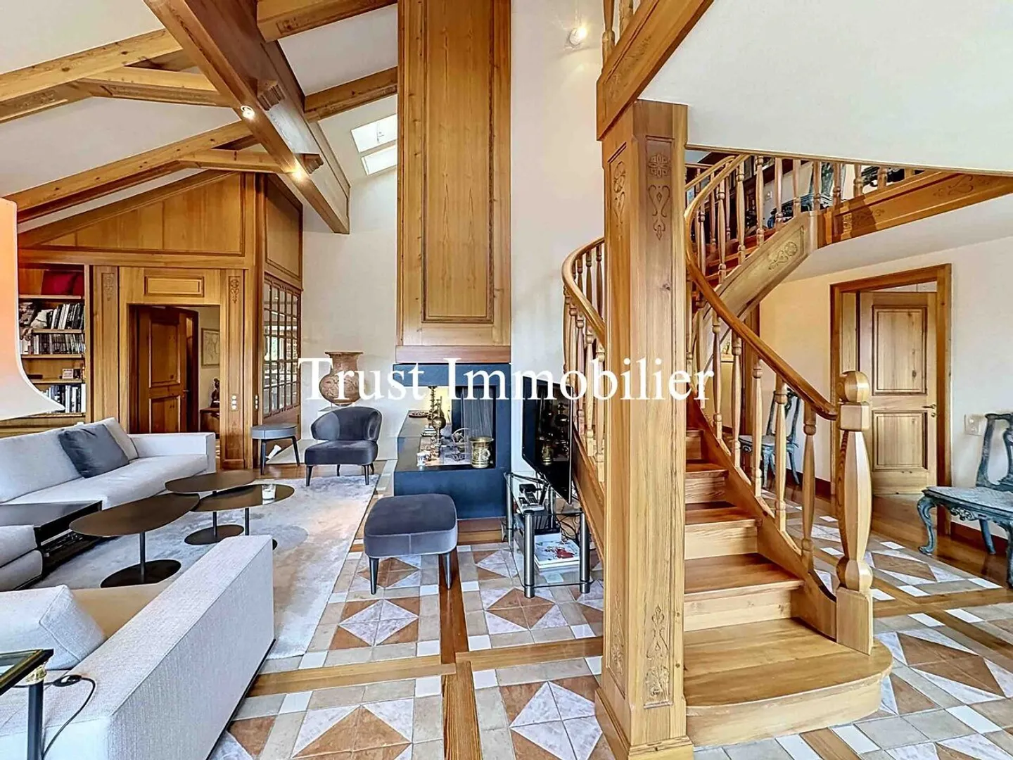 RARE. 9.5 pcs for rent in a natural setting, just steps from the Crans Center - Photo 2 of 13
