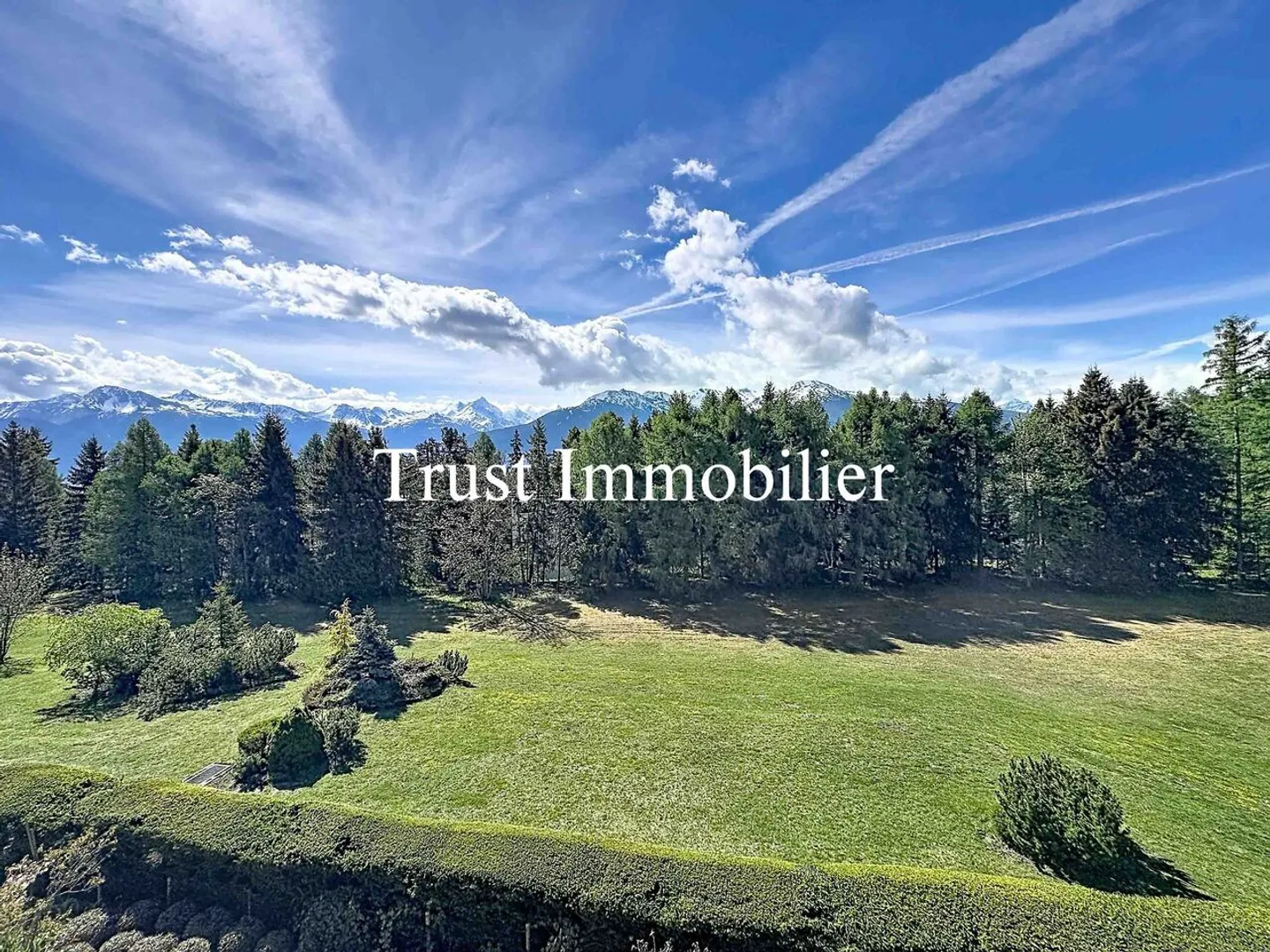 RARE. 9.5 pcs for rent in a natural setting, just steps from the Crans Center - Photo 1 of 13