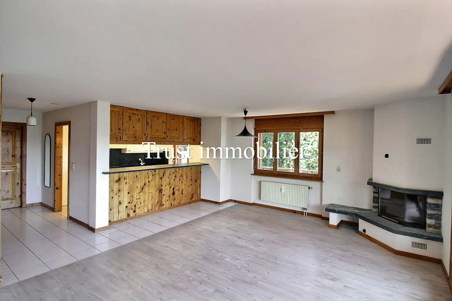 3010. EXCLUSIVITE. Appartement traversant dans jolie résidence - Foto 4 von 13
