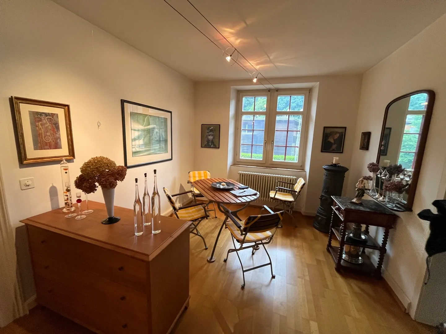 Two well-maintained apartments with long-term tenants - in building rights - Photo 7 of 10