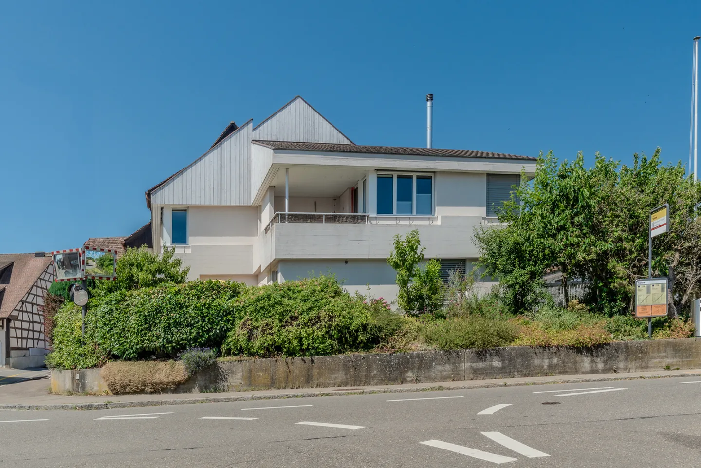 Una casa unifamiliare nel centro storico del villaggio - Foto 2 di 12