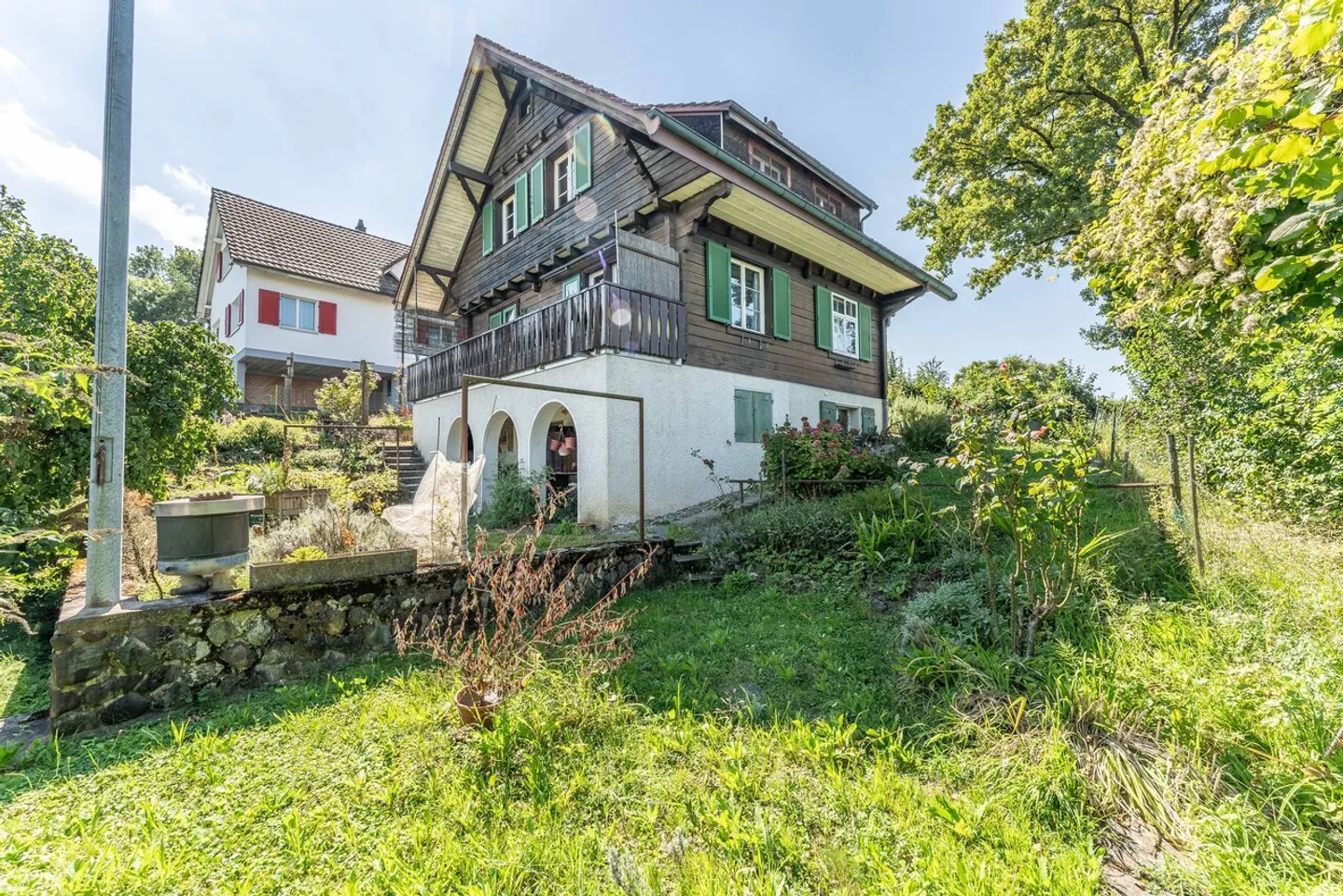 Casa unifamiliare con molto fascino - Foto 3 di 12