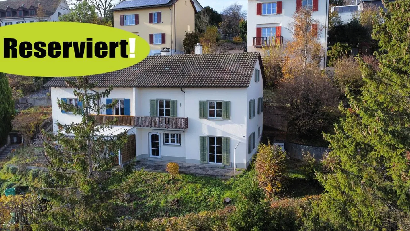 Charmante maison individuelle avec potentiel d'aménagement et vue imprenable - Photo 1 sur 12