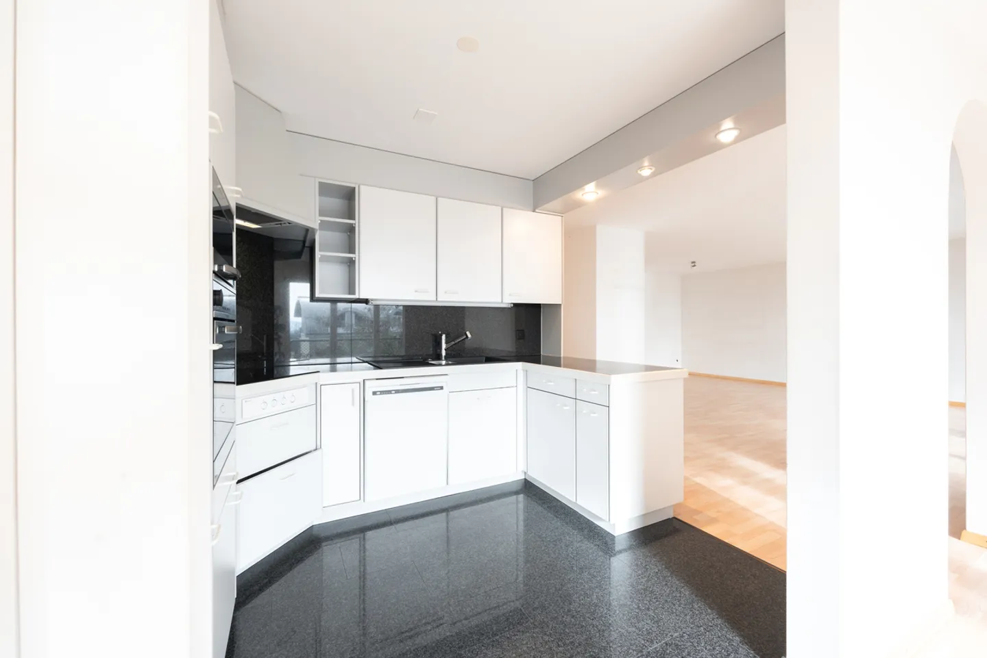 Your new condominium in Neuhausen am Rheinfall? - Photo 3 of 12