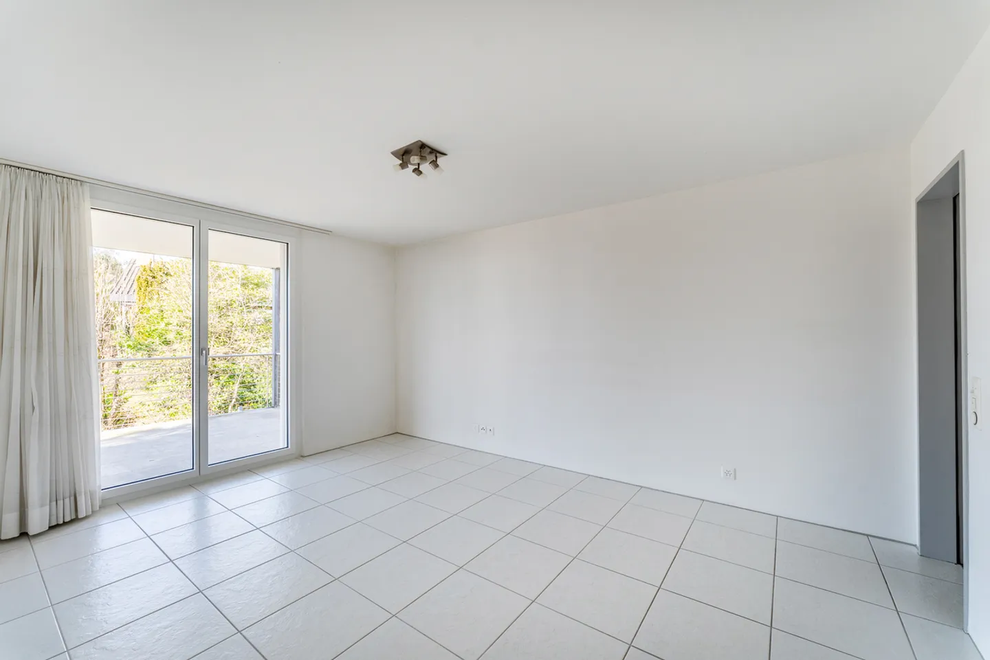 Appartement en duplex en attique dans un endroit calme - Photo 9 sur 12