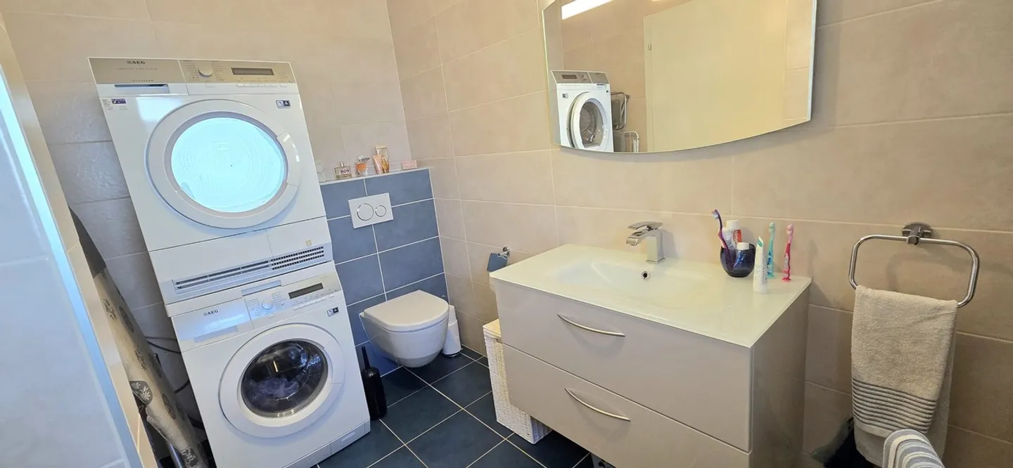 NEU: 4,5 ZIMMER IM ZENTRUM VON MARTIGNY - 1. STOCK - MARTIGNY - Foto 9 von 13