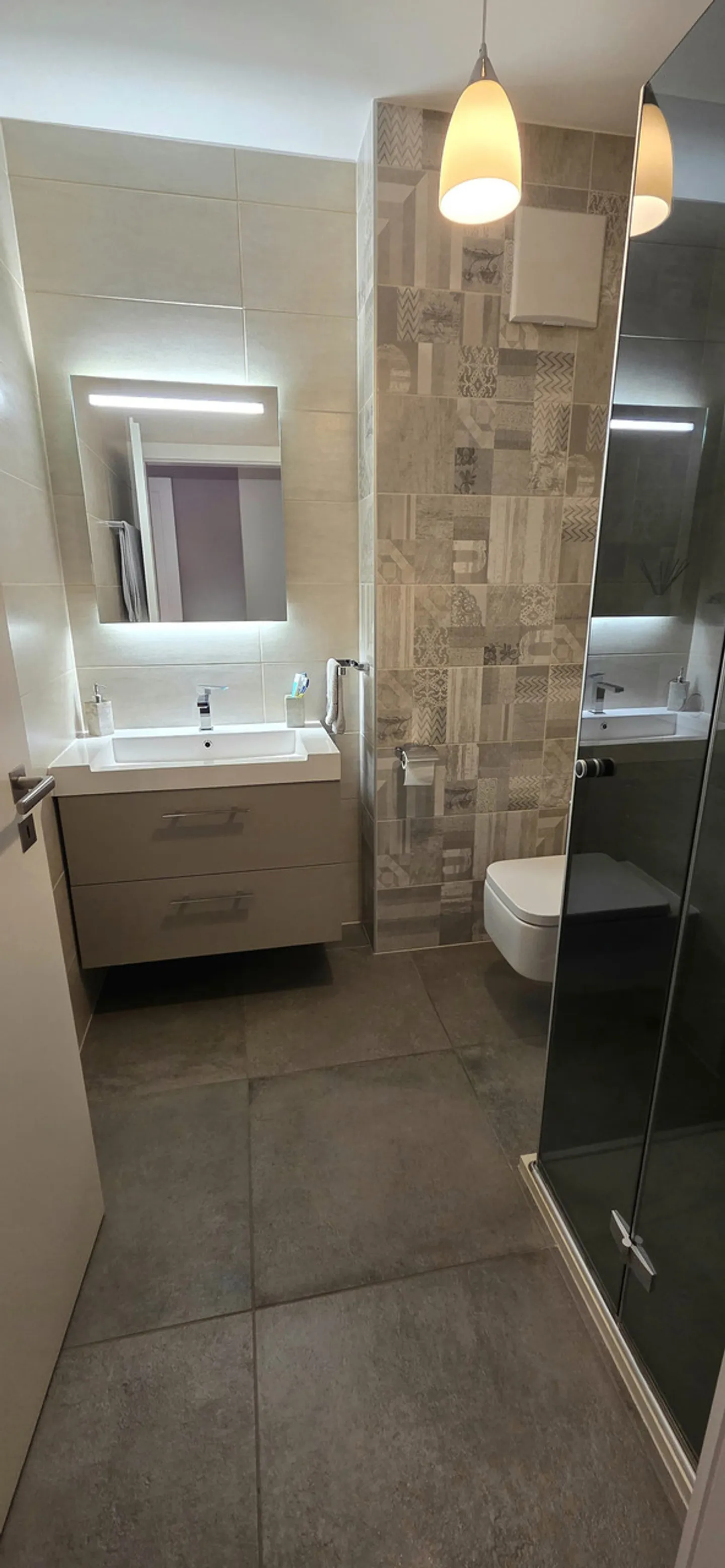 NEU: 4,5 ZIMMER IM ZENTRUM VON MARTIGNY - 1. STOCK - MARTIGNY - Foto 10 von 13