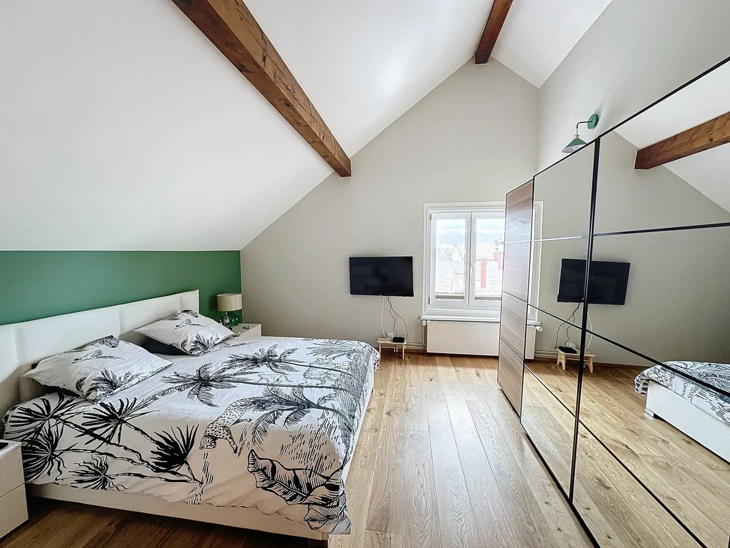 Casa indipendente con 2 appartamenti, vicino a tutti i comfort - Foto 7 di 12